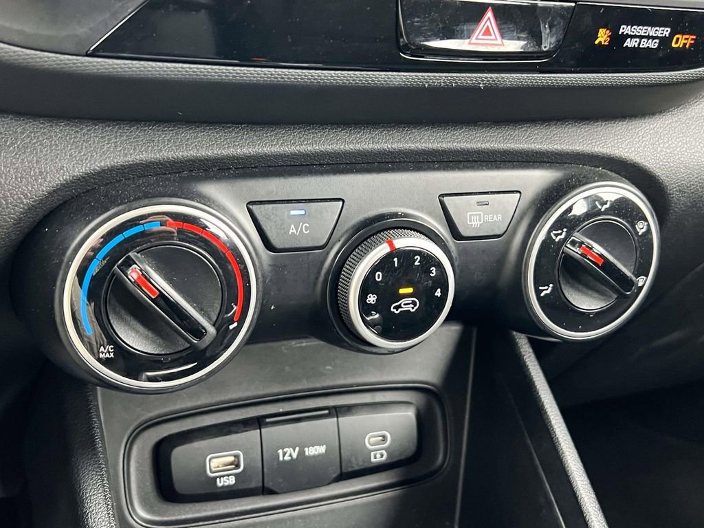 Certified 2023 Hyundai Venue SE FWD image 30