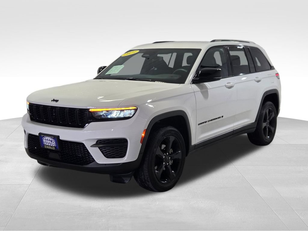 Certified 2023 Jeep Grand Cherokee Altitude AWD/4WD image 21