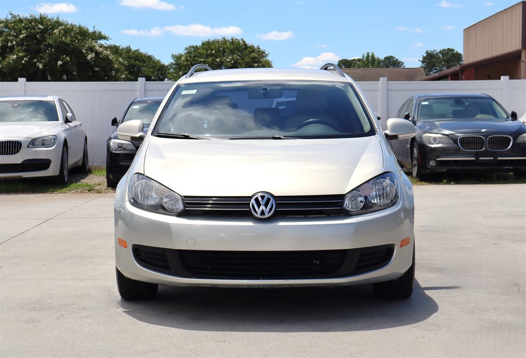 Used 2011 Volkswagen Jetta TDI FWD image 2