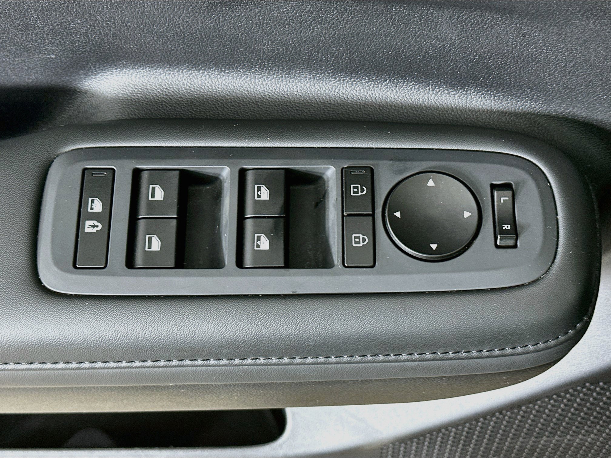 Used 2026 Hyundai Santa Fe SEL FWD image 15