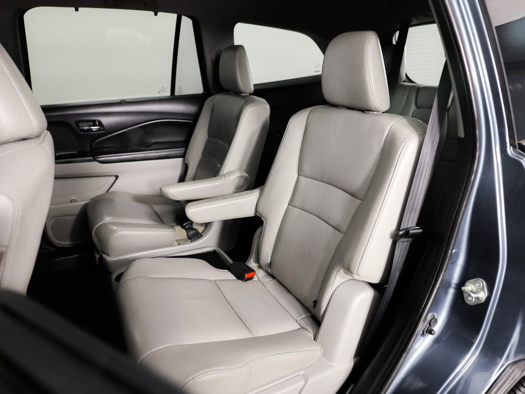 Used 2021 Honda Pilot Touring image 17