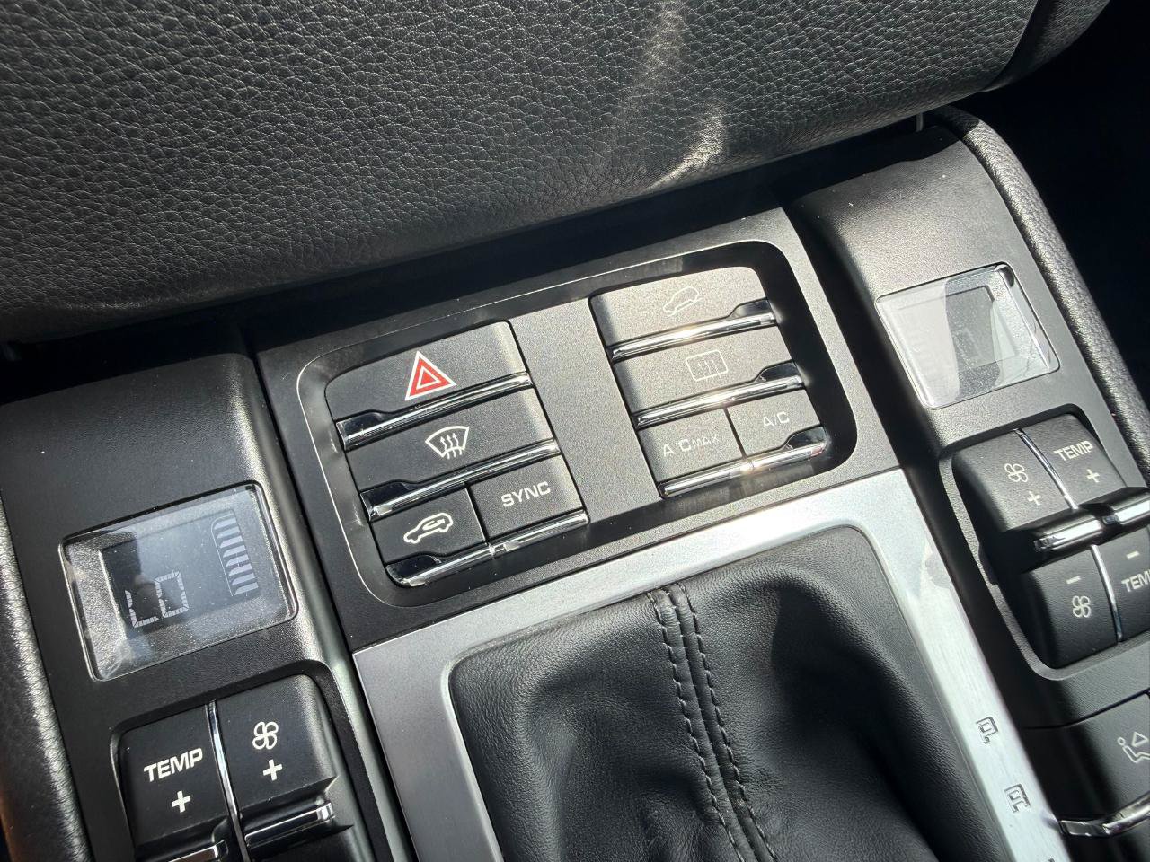 Used 2015 Porsche Macan S AWD/4WD image 37