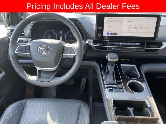 Used 2025 Toyota Sienna Platinum AWD/4WD image 15