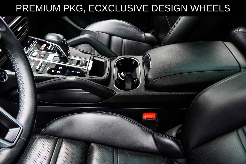 Used 2023 Porsche Cayenne Coupe AWD/4WD image 22