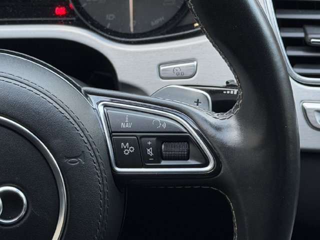 Used 2013 Audi S8 AWD/4WD image 17