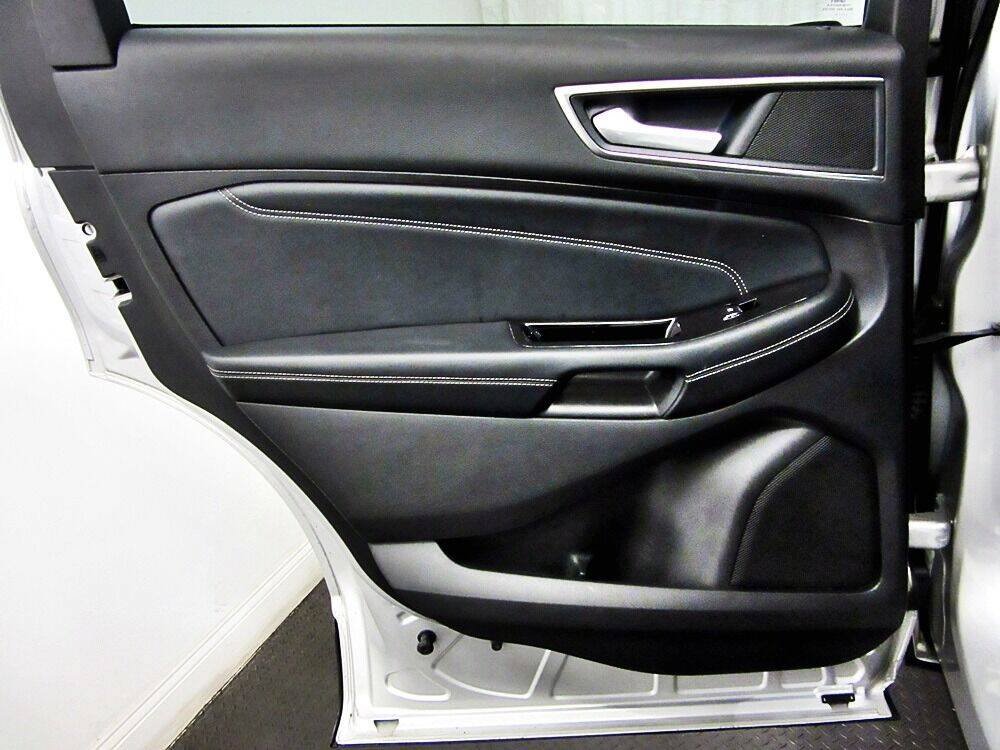 Used 2017 Ford Edge Titanium AWD/4WD image 9