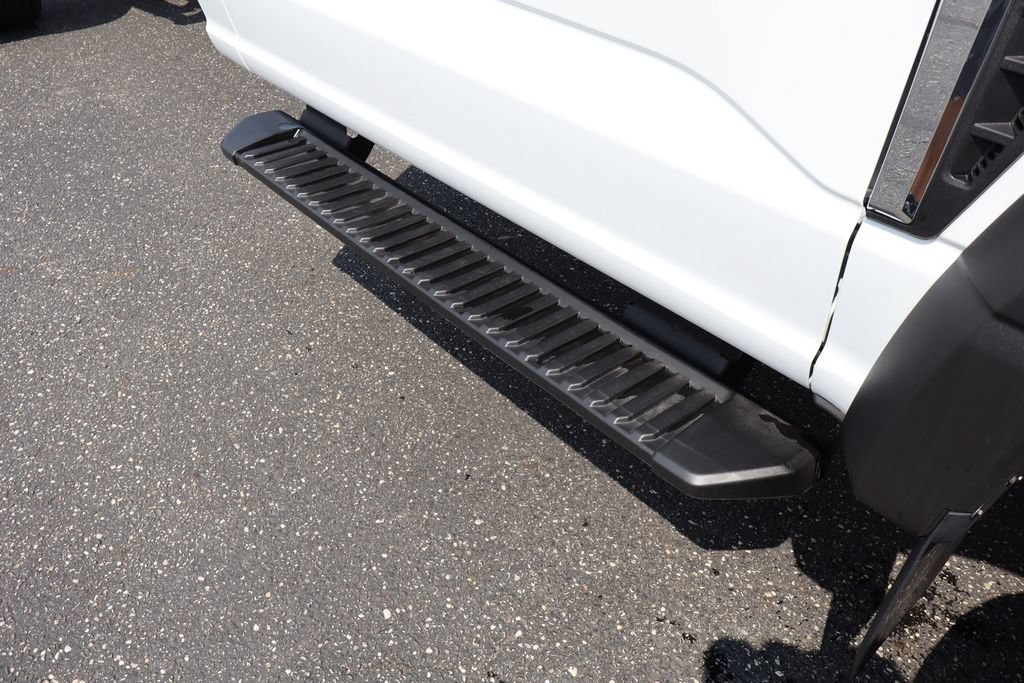 New 2026 Ford F550 2WD Regular Cab Super Duty image 15