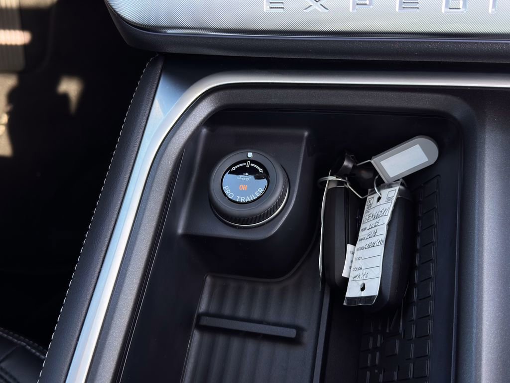 New 2025 Ford Expedition Platinum w/ Driver's Package image 38