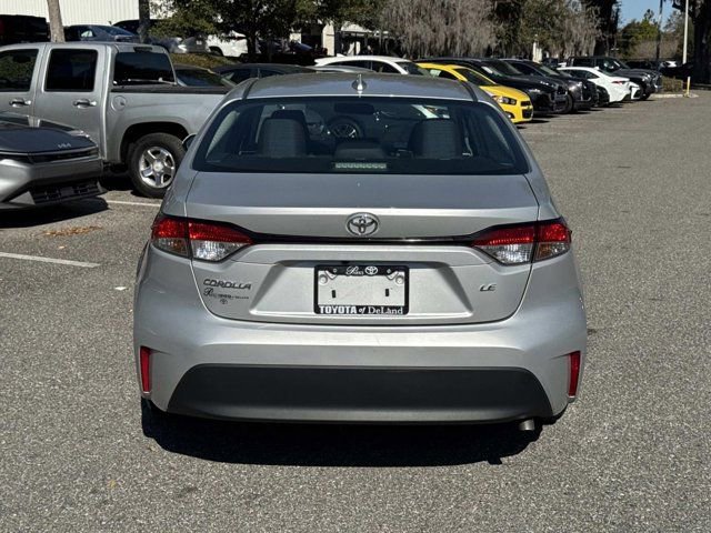 Used 2023 Toyota Corolla LE image 3