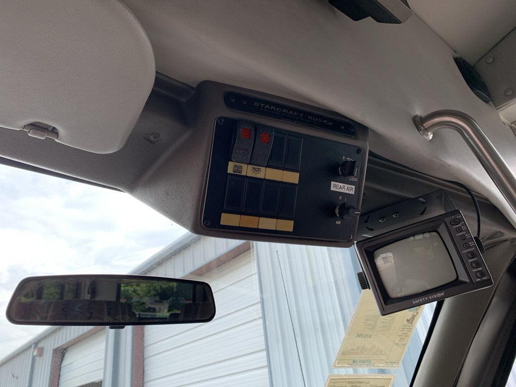 Used 2010 Ford E-450 and Econoline 450 Super Duty RWD image 25