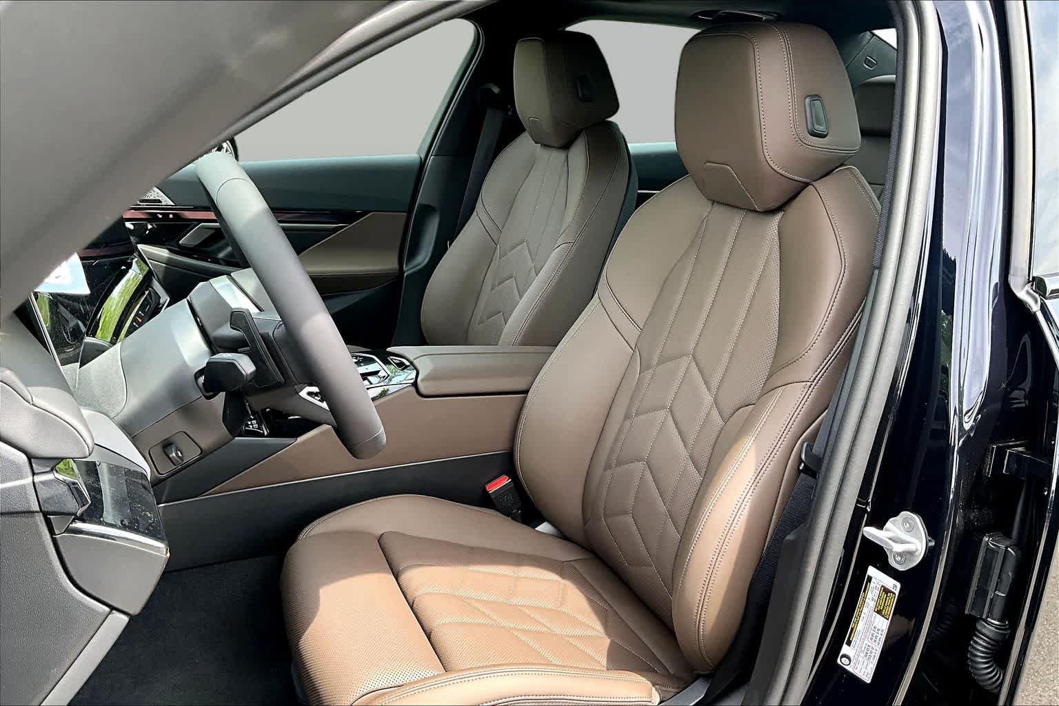 Used 2026 BMW 530i w/ M Sport Package RWD image 7
