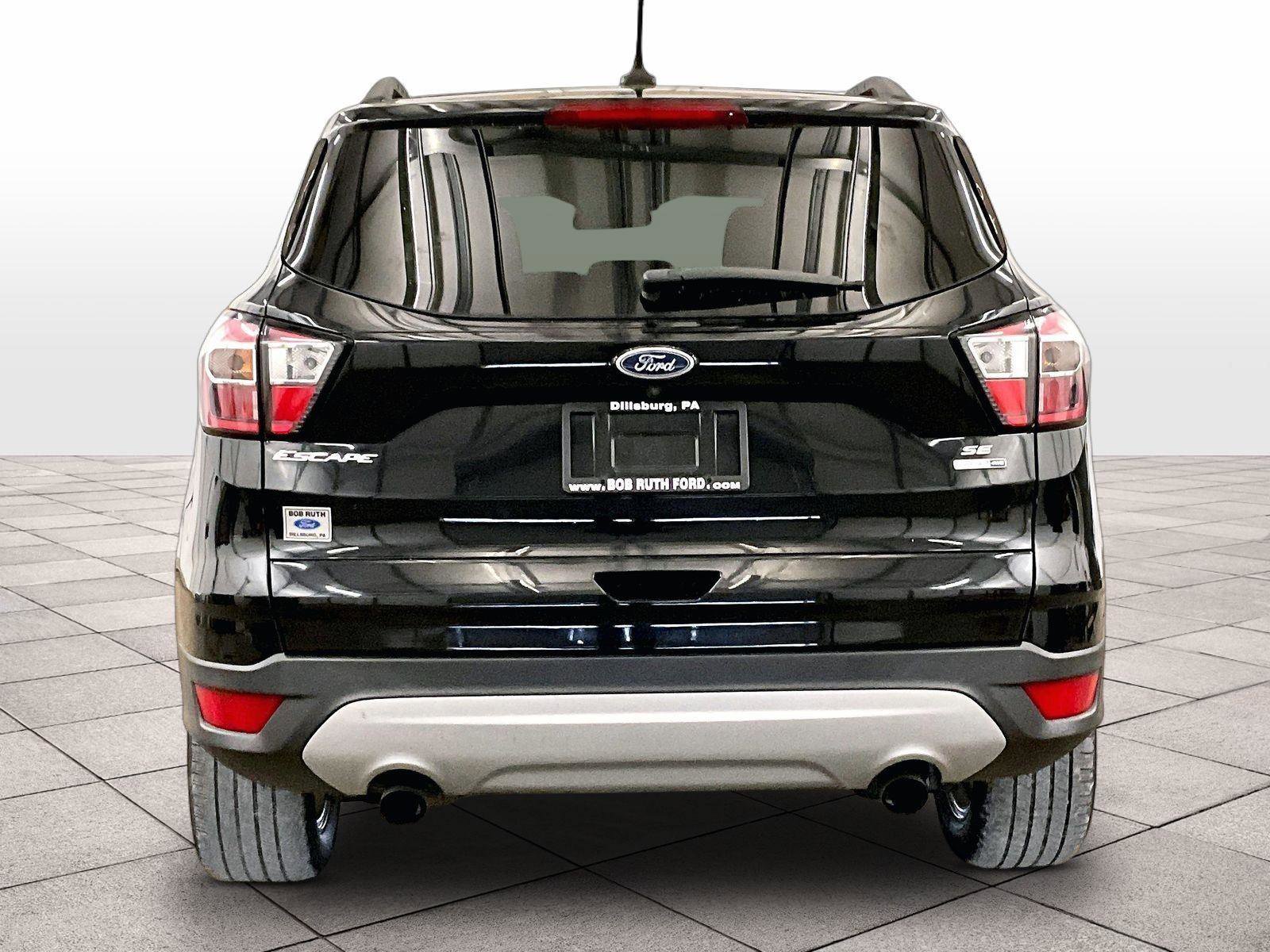 Used 2018 Ford Escape SE w/ SE Sync 3 Package AWD/4WD image 5