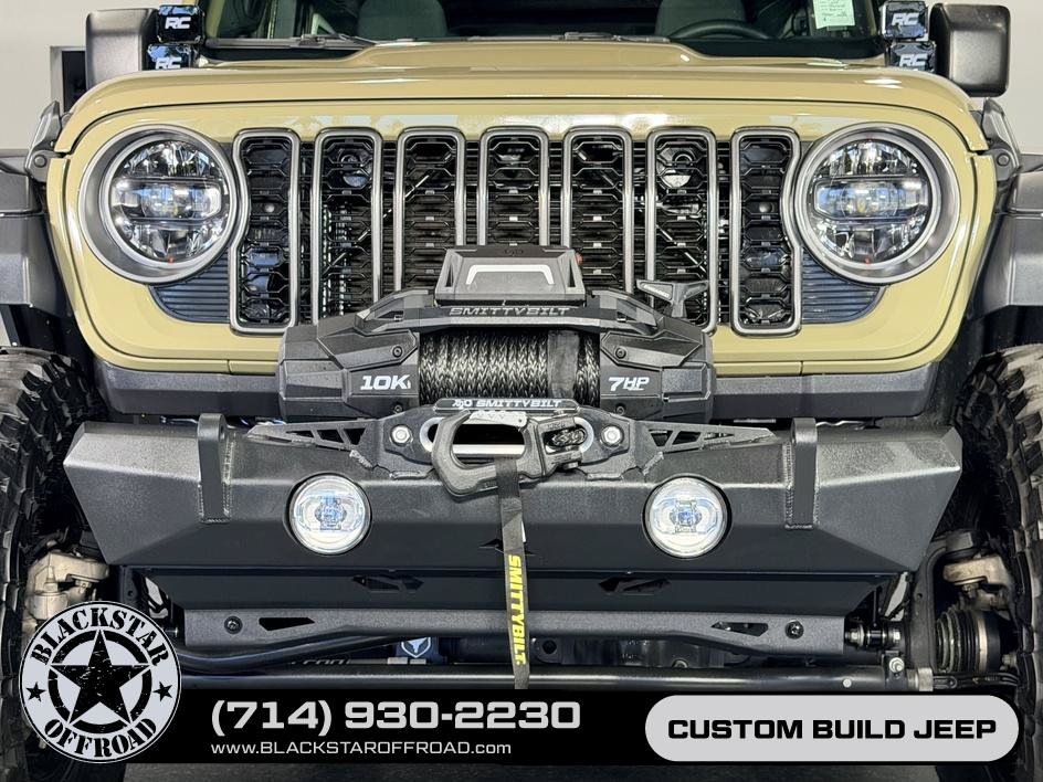 Used 2025 Jeep Wrangler Unlimited Rubicon AWD/4WD image 4