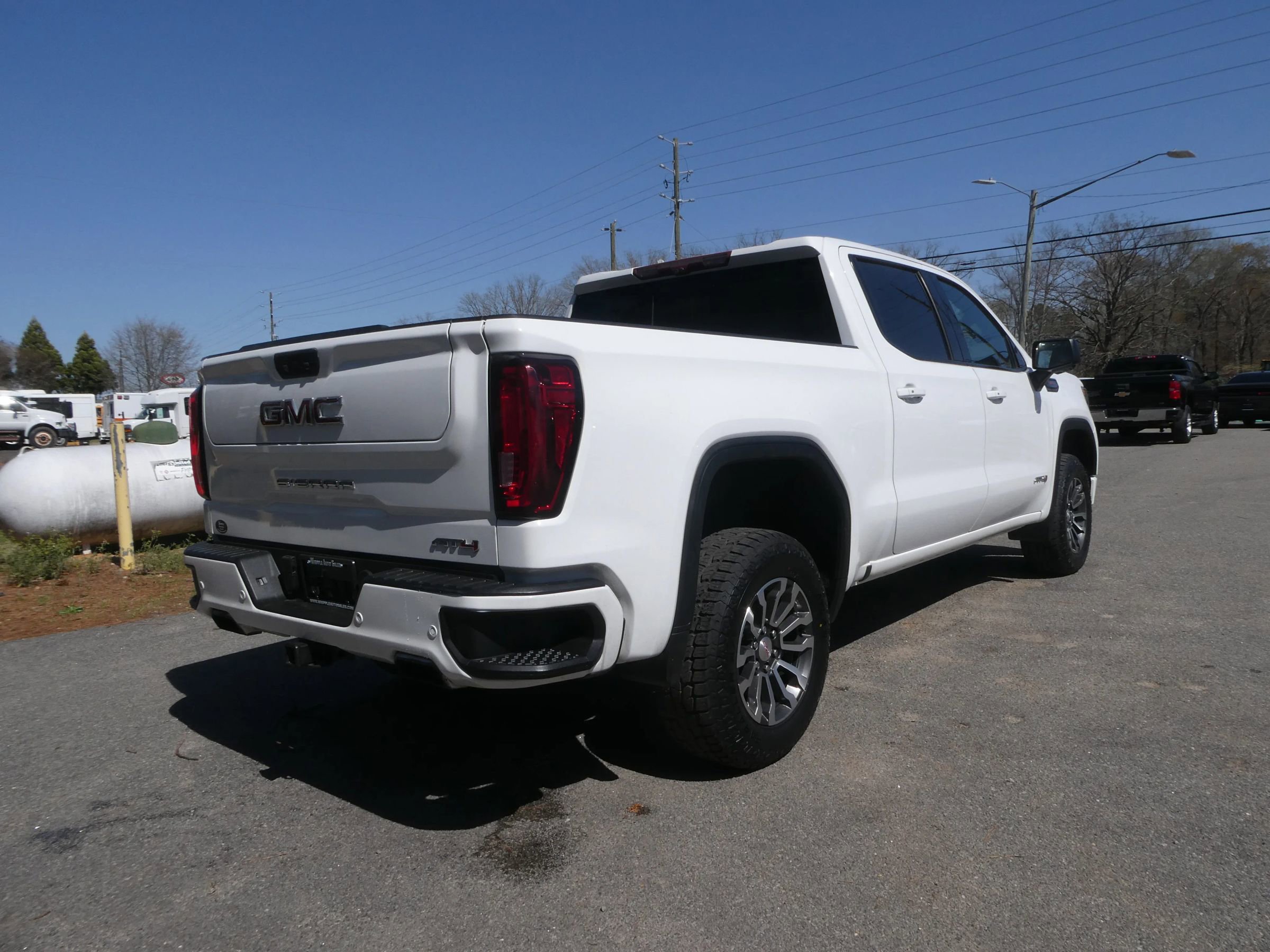 Used 2020 GMC Sierra 1500 AT4 w/ Off-Road Performance Package image 5