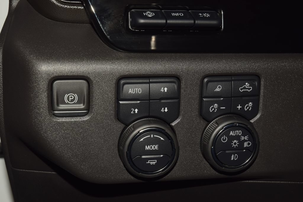 Used 2023 Chevrolet Silverado 1500 ZR2 w/ Technology Package AWD/4WD image 40