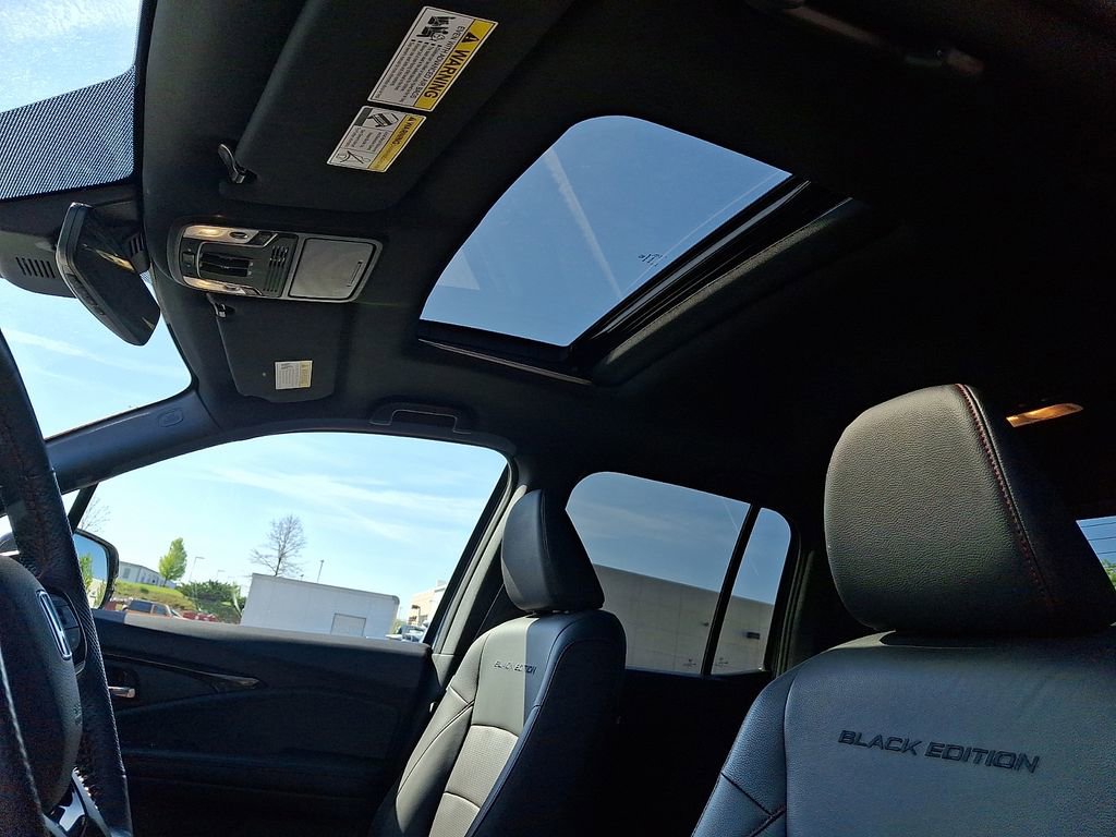Used 2025 Honda Ridgeline Black Edition image 17
