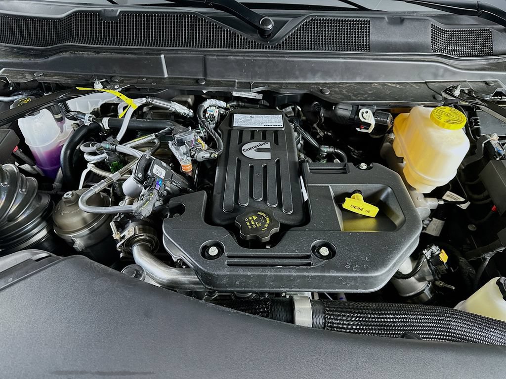New 2026 RAM 5500 4x4 Crew Cab w/ Laramie Trim Package image 17