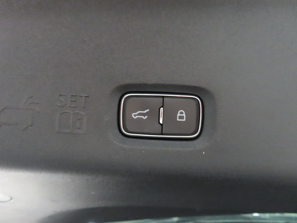 Used 2025 Ford Expedition Active AWD/4WD image 39