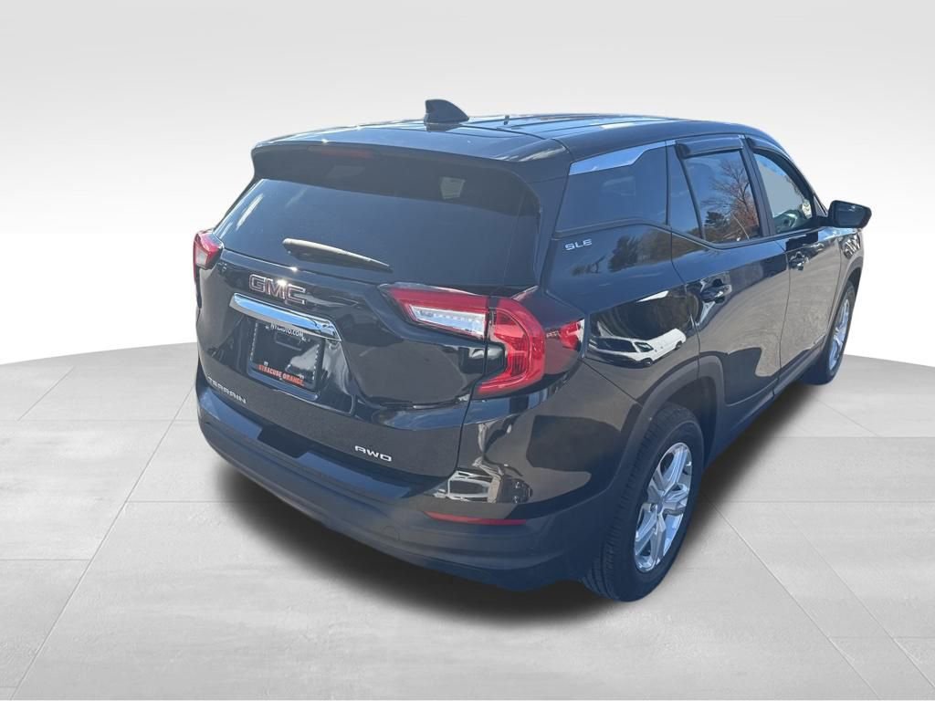 Used 2022 GMC Terrain SLE image 5