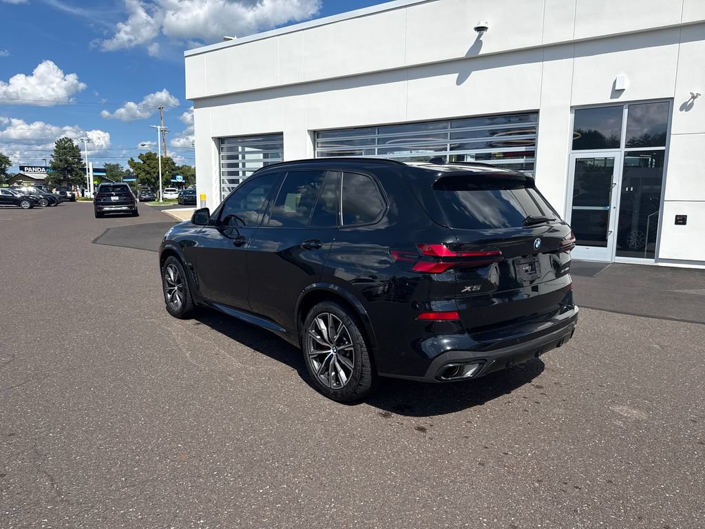 Used 2026 BMW X5 xDrive50e w/ M Sport Package AWD/4WD image 3