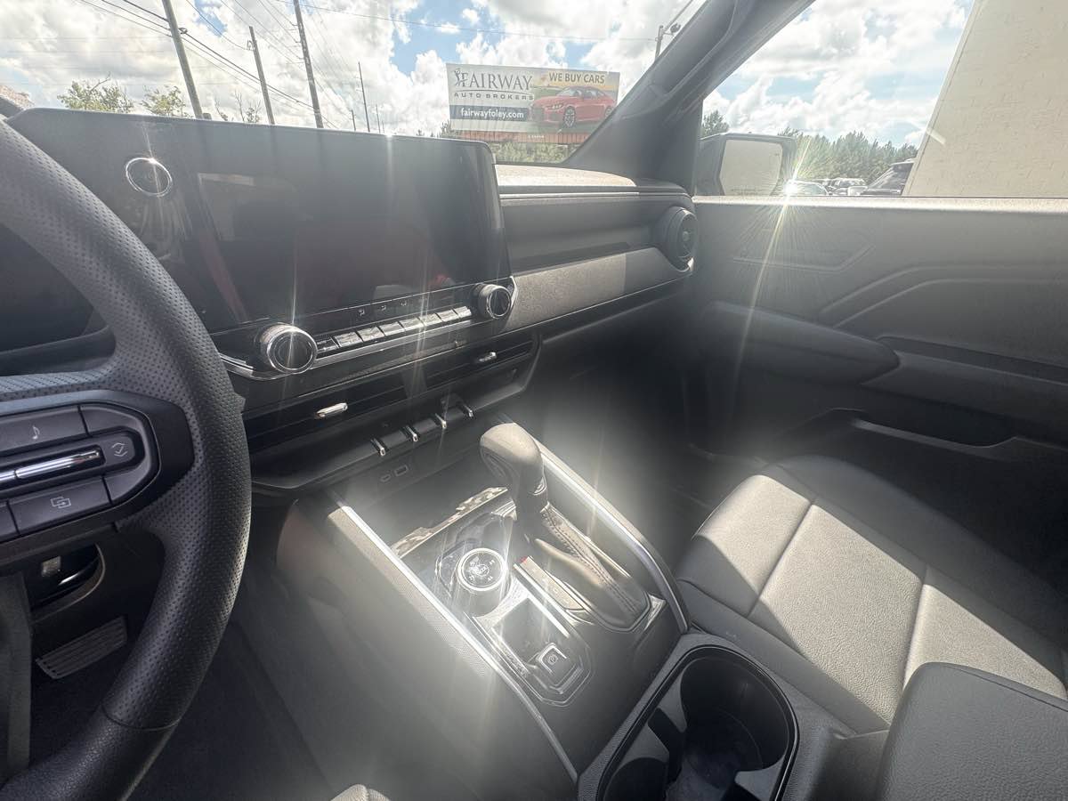 Used 2026 Chevrolet Colorado Trail Boss AWD/4WD image 16