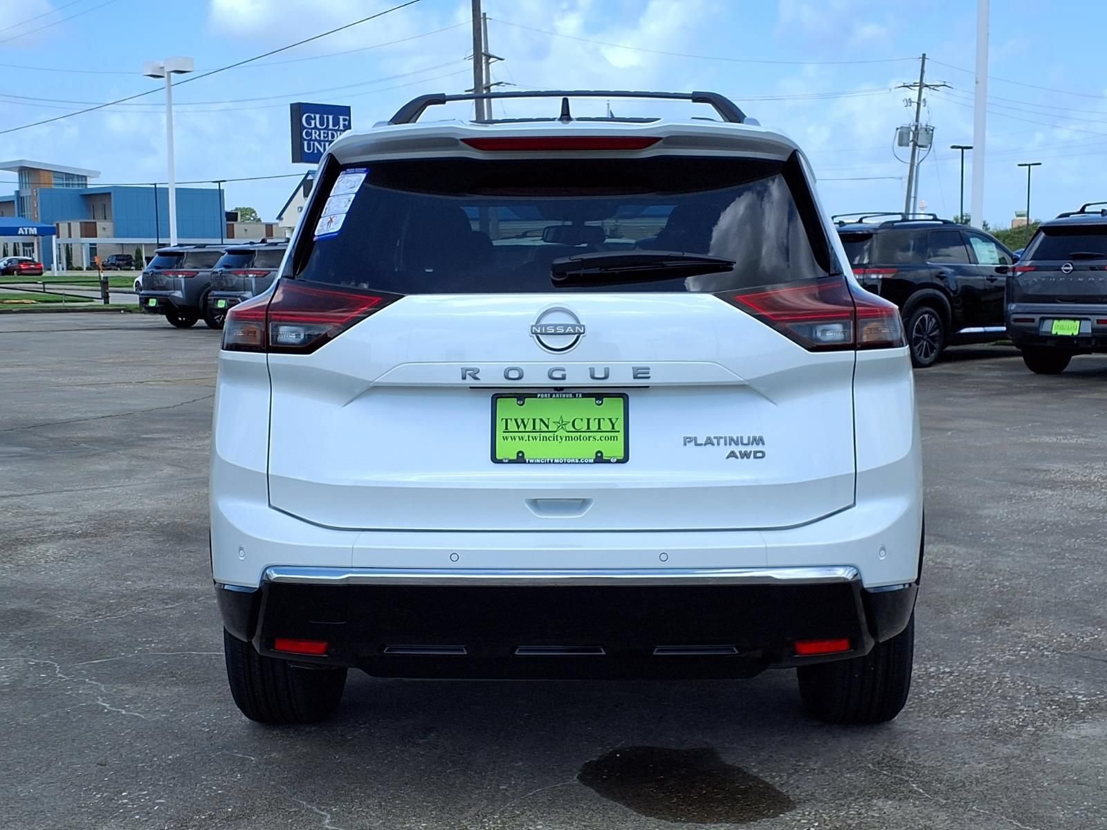 New 2026 Nissan Rogue Platinum w/ Platinum Premium Package AWD/4WD image 4
