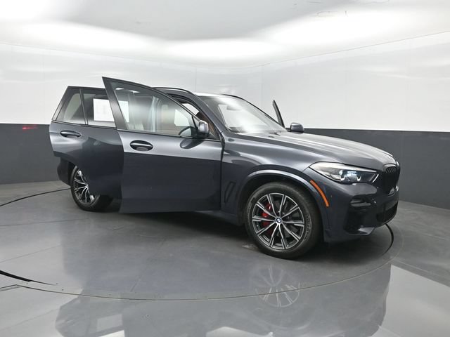 Used 2021 BMW X5 xDrive40i w/ M Sport Package AWD/4WD image 41