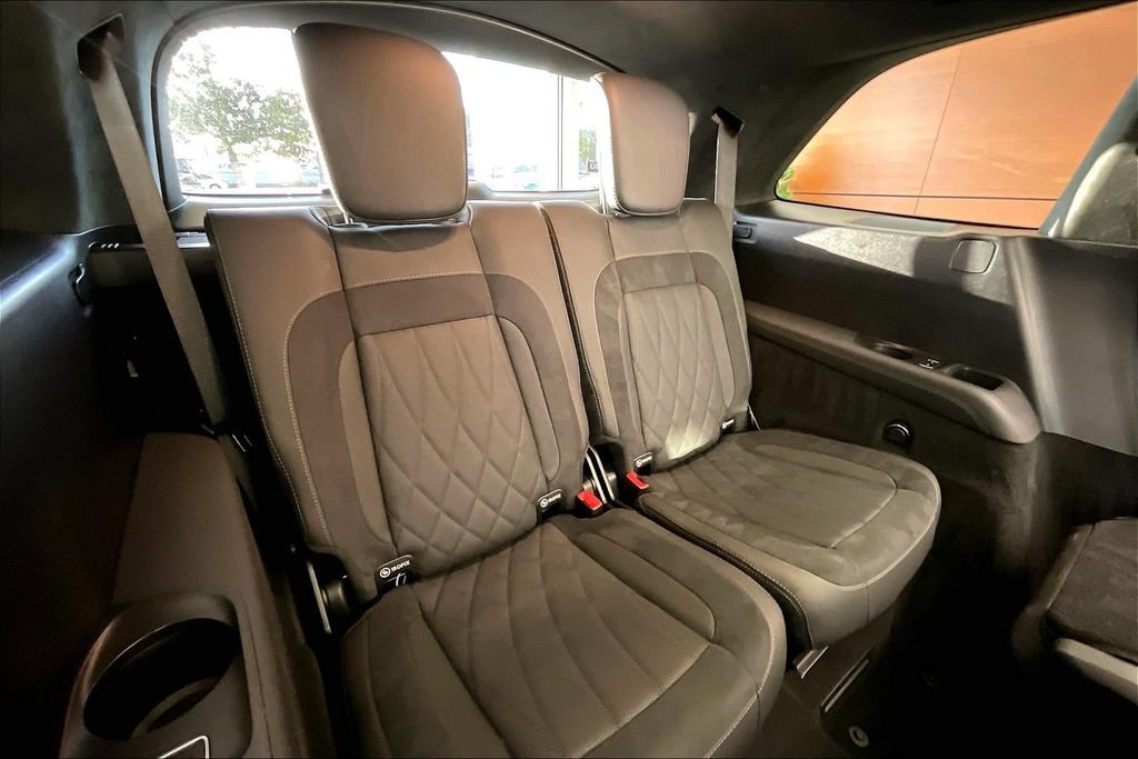 Used 2023 Mercedes-Benz GLS 63 AMG 4MATIC image 35