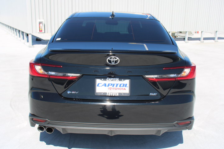 Used 2026 Toyota Camry SE w/ Convenience Package FWD image 4
