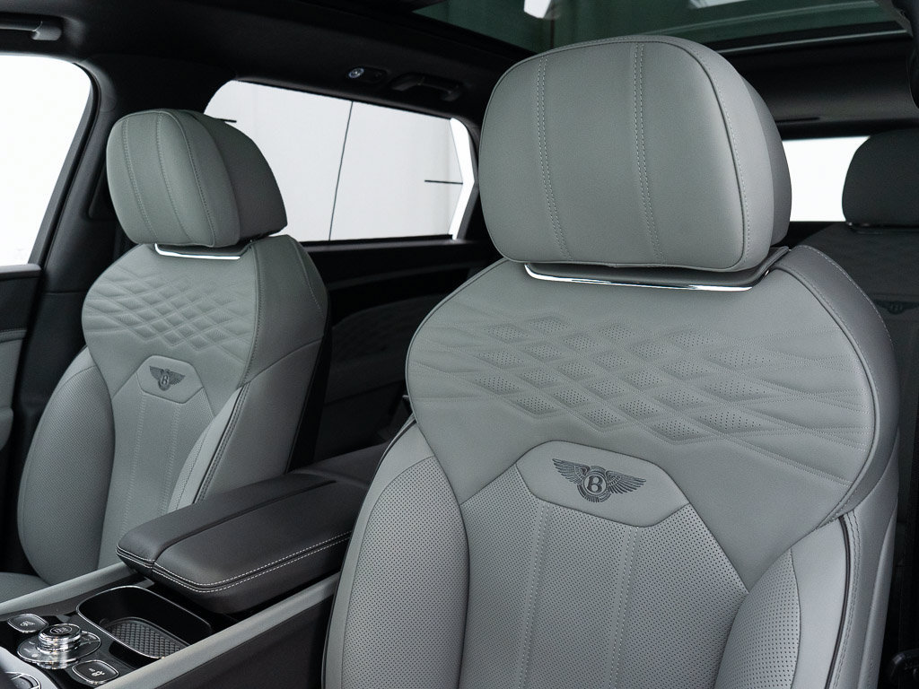 New 2026 Bentley Bentayga Extended Wheelbase AWD/4WD image 16