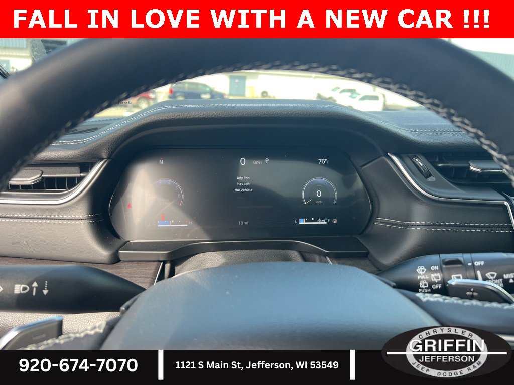 New 2025 Jeep Grand Cherokee Limited w/ Luxury Tech Group II image 22