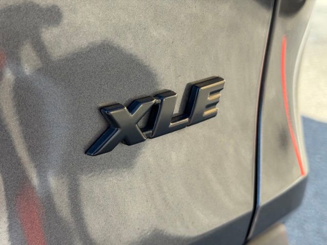 Used 2021 Toyota RAV4 XLE w/ Convenience Package image 13