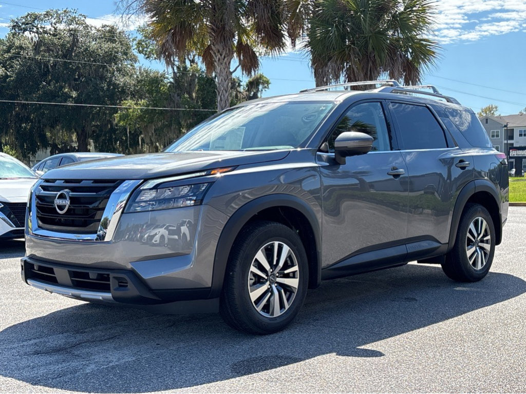 New 2026 Nissan Pathfinder SL FWD image 3