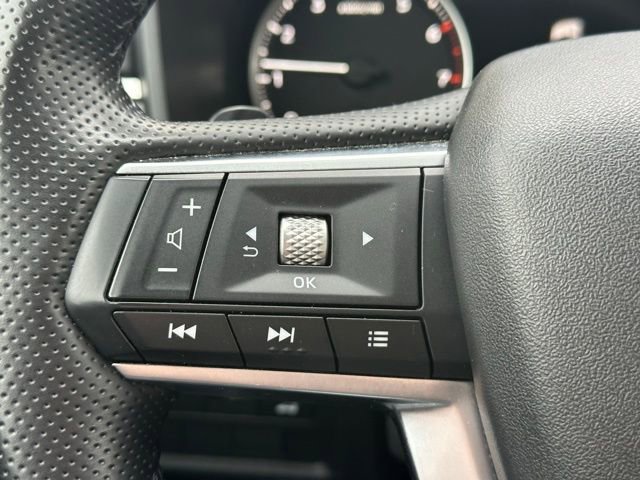 Used 2025 Mitsubishi Outlander SE image 24