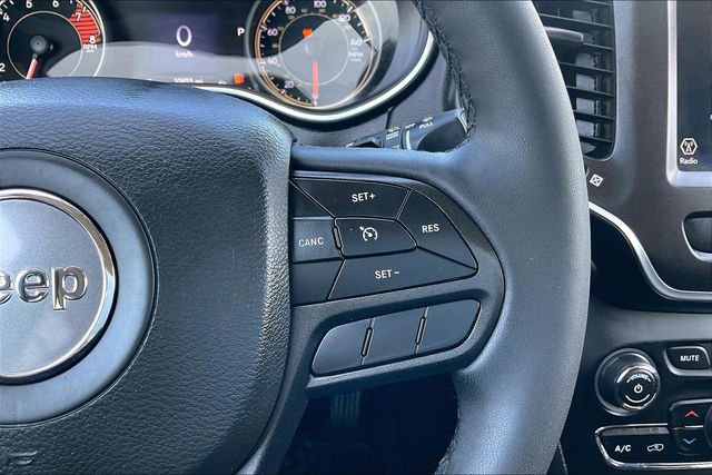 Used 2021 Jeep Cherokee Trailhawk image 17