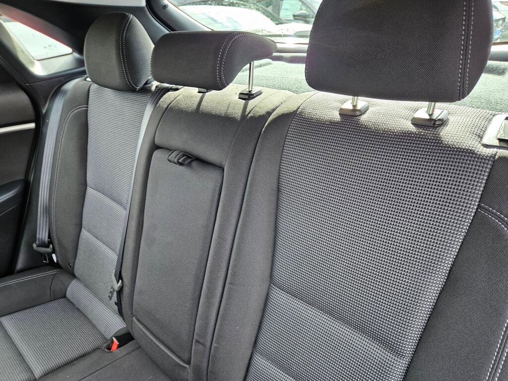 Used 2017 Hyundai Elantra GT image 14