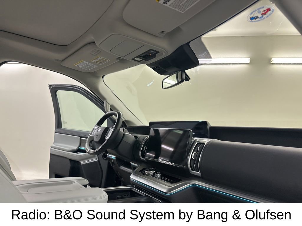 Used 2025 Ford Expedition Platinum image 19