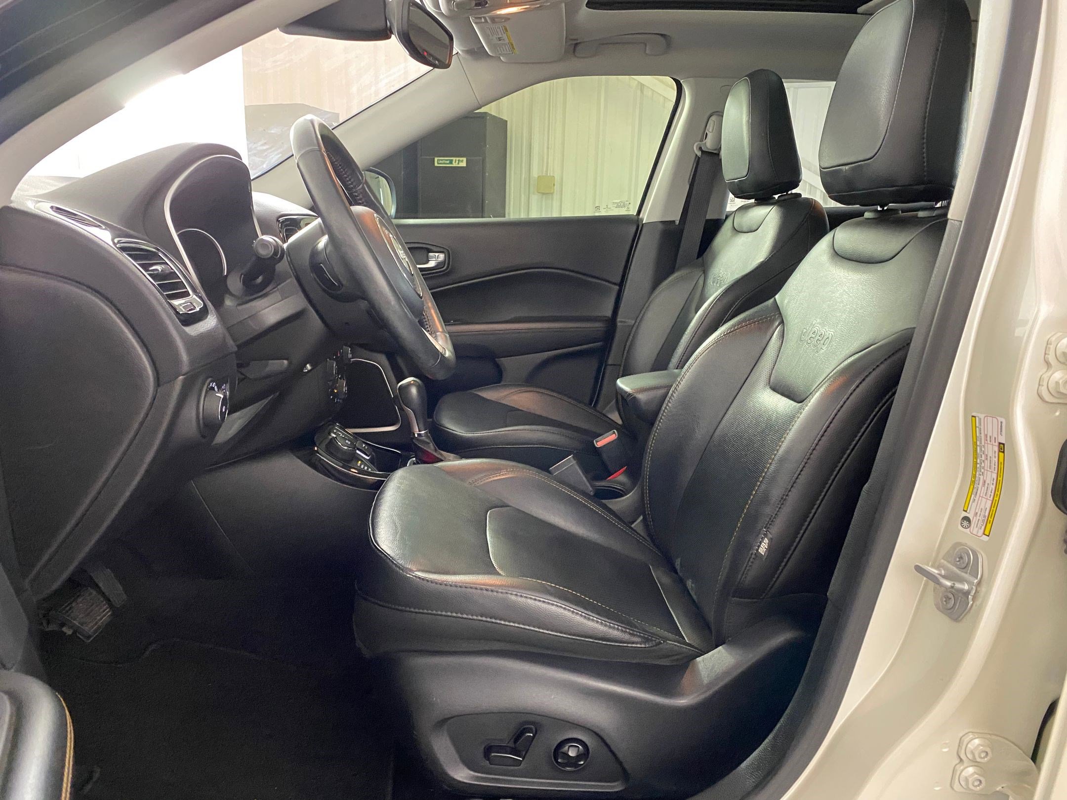 Used 2018 Jeep Compass Limited w/ Navigation Group image 5