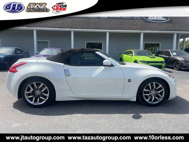 Used 2013 Nissan 370Z Roadster RWD image 7