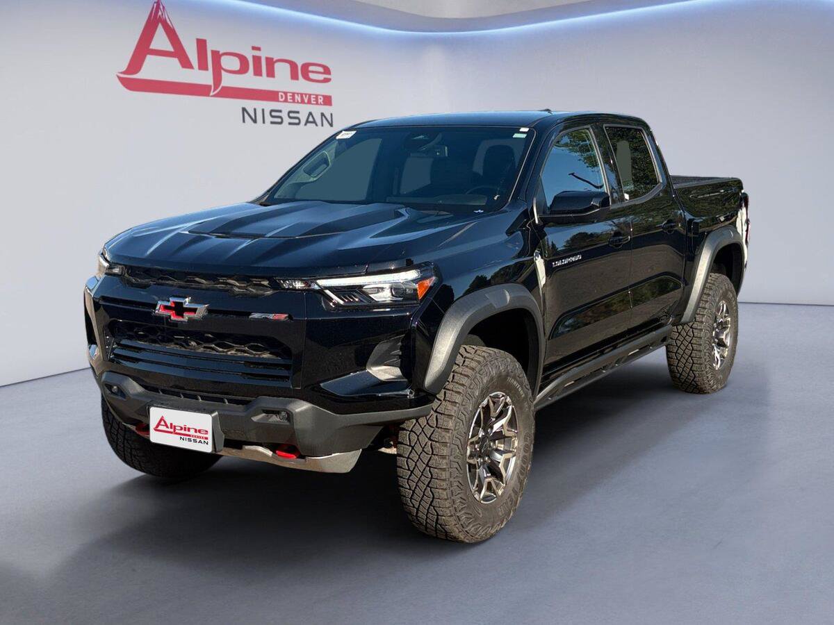 Used 2024 Chevrolet Colorado ZR2 w/ Technology Package AWD/4WD image 1
