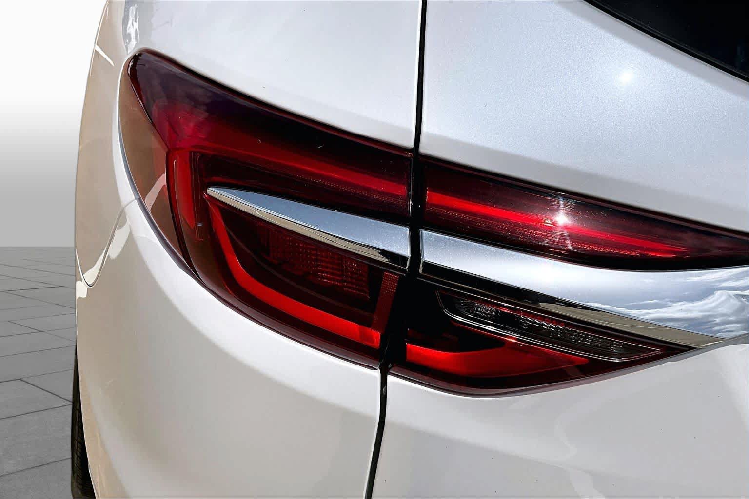 Used 2020 Buick Enclave Avenir w/ Avenir Technology Package FWD image 29