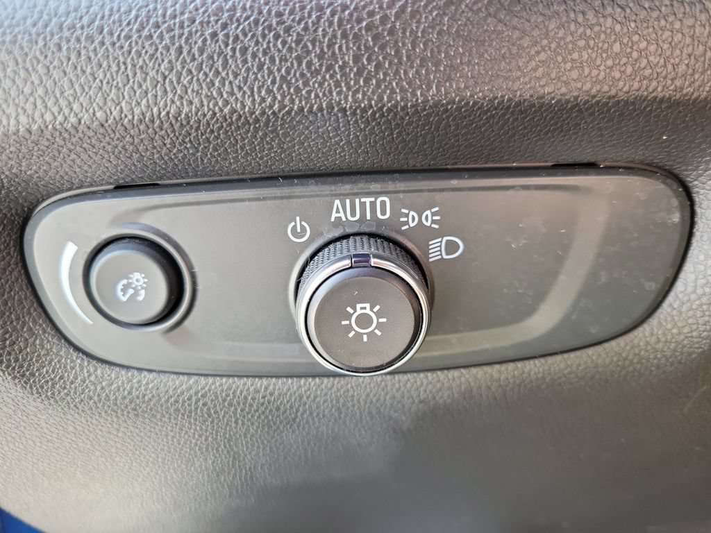 Certified 2023 Chevrolet Traverse LT FWD image 23