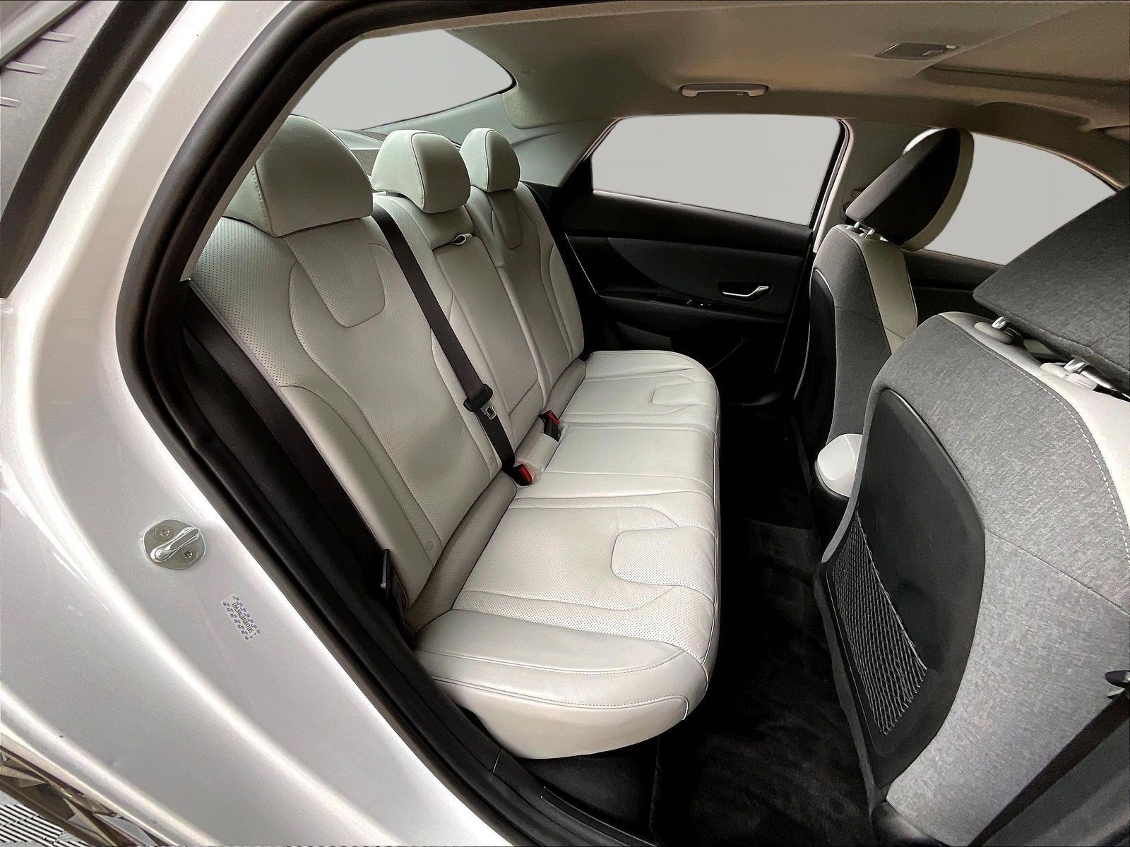 Used 2023 Hyundai Elantra Limited FWD image 23