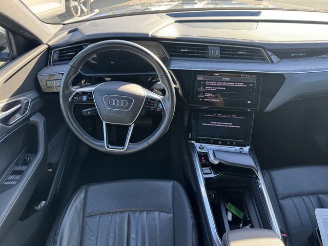Used 2023 Audi e-tron Premium Plus image 12