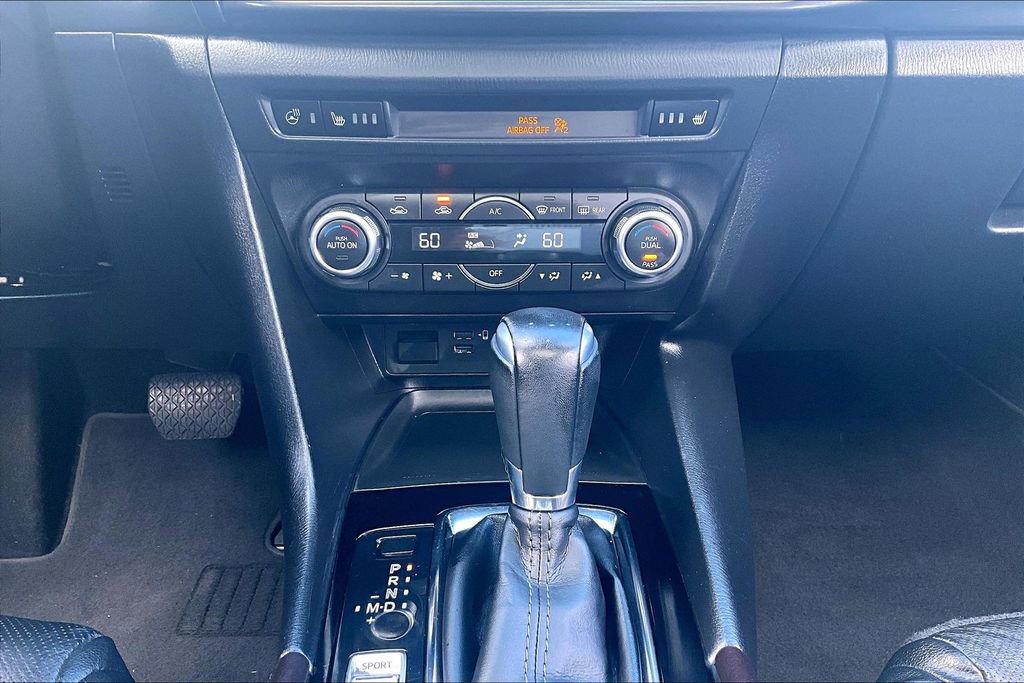 Used 2018 MAZDA MAZDA3 Grand Touring w/ Premium Equipment Package image 40