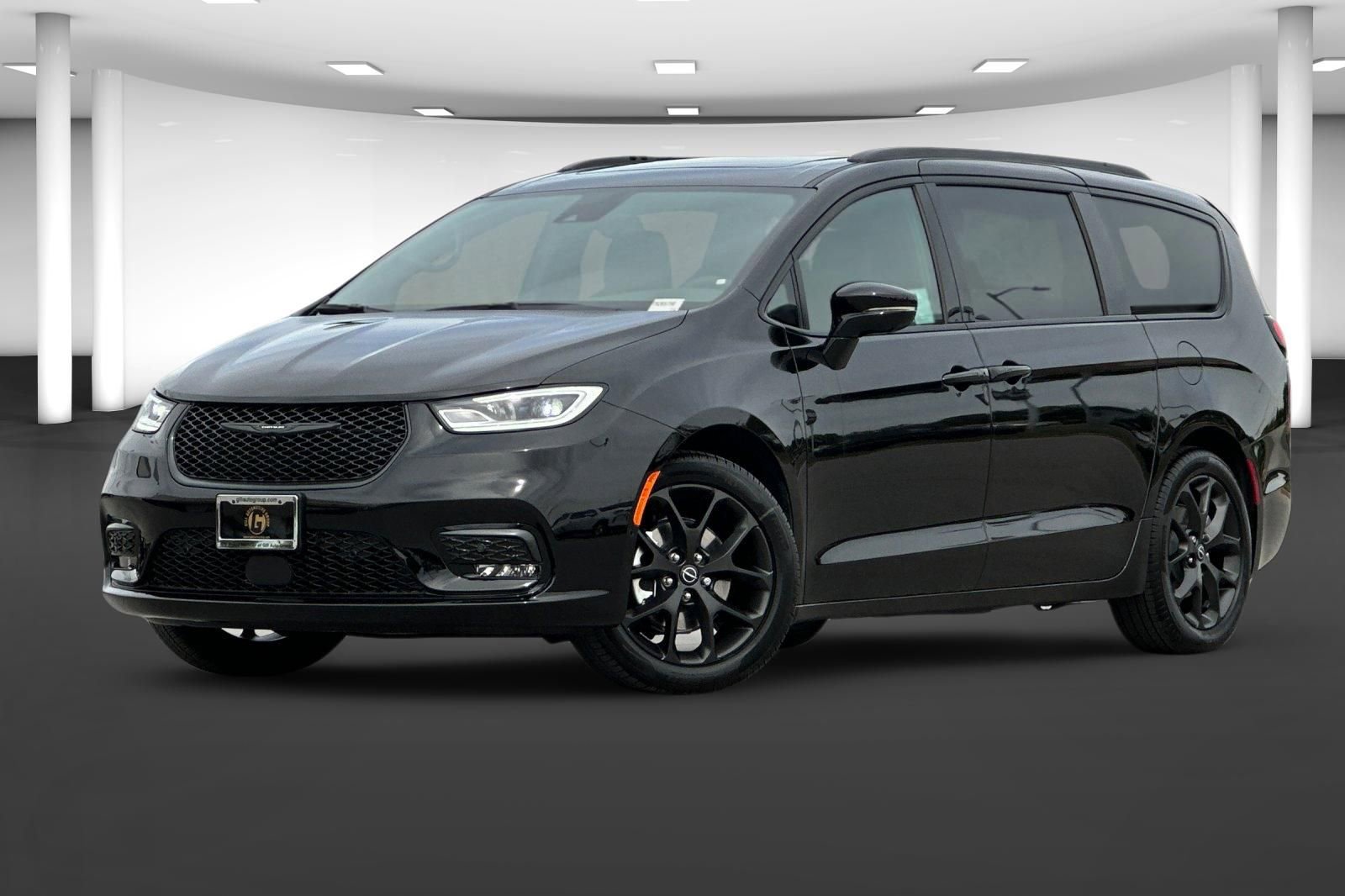 New 2026 Chrysler Pacifica Select image 2