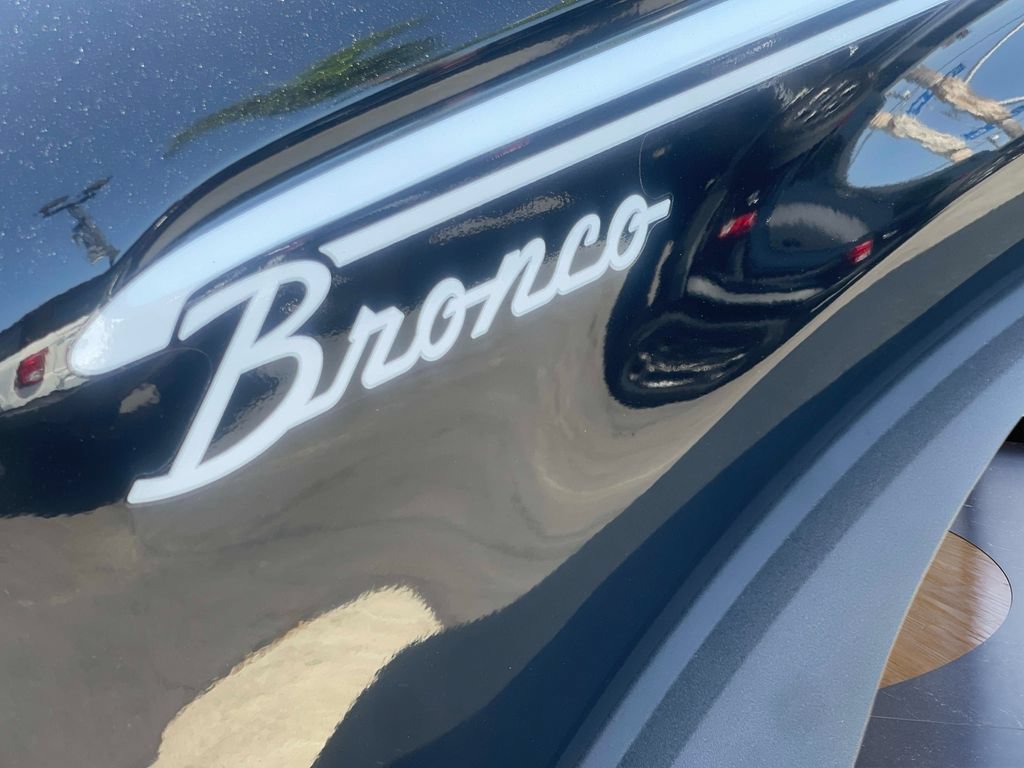 Certified 2026 Ford Bronco Heritage Edition AWD/4WD image 9