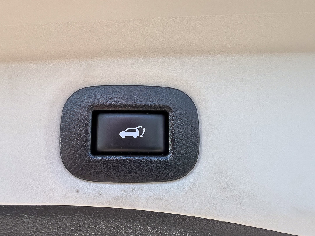 Used 2018 Nissan Rogue SV AWD/4WD image 6