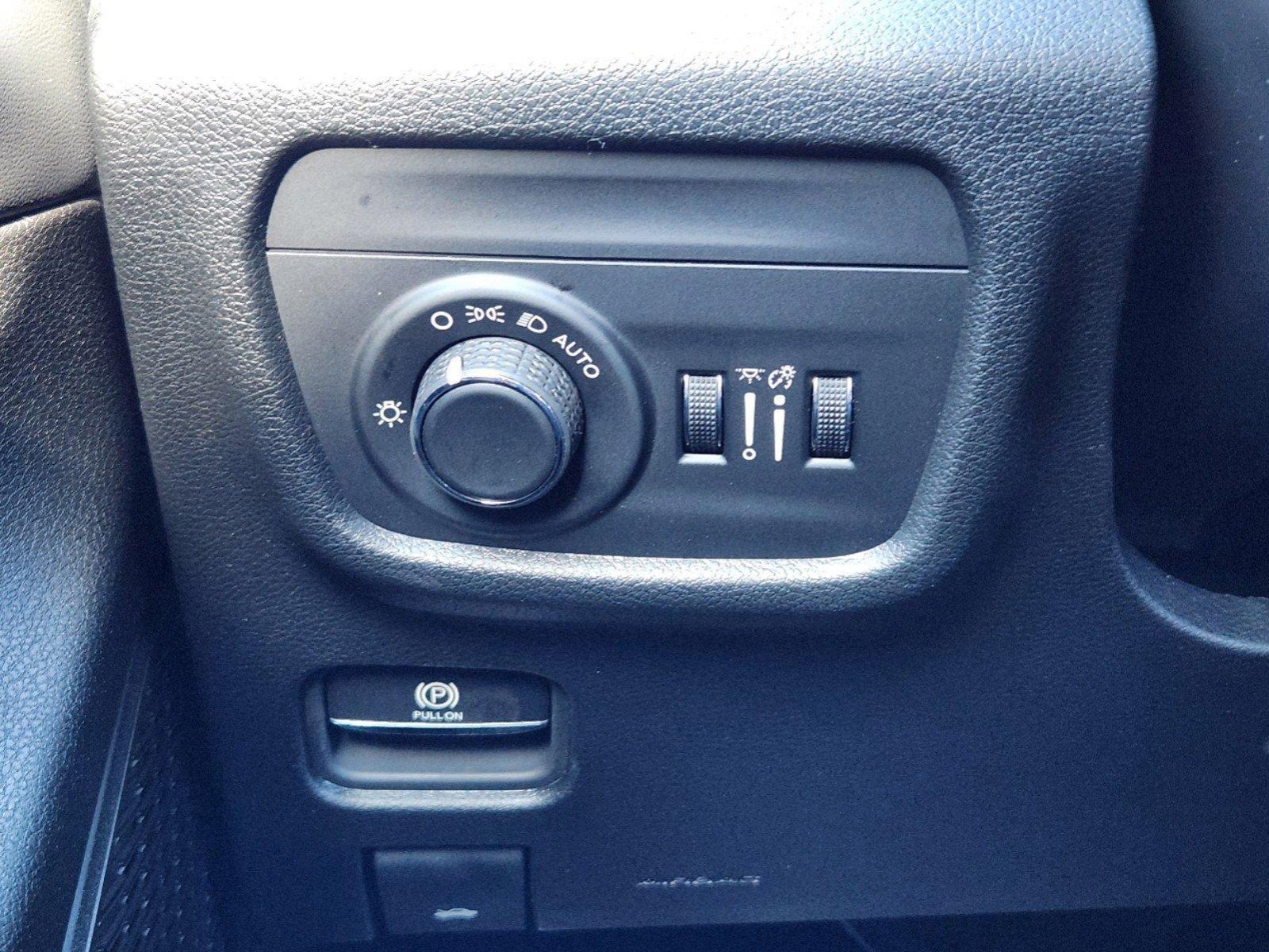 New 2025 Jeep Grand Cherokee Altitude image 32