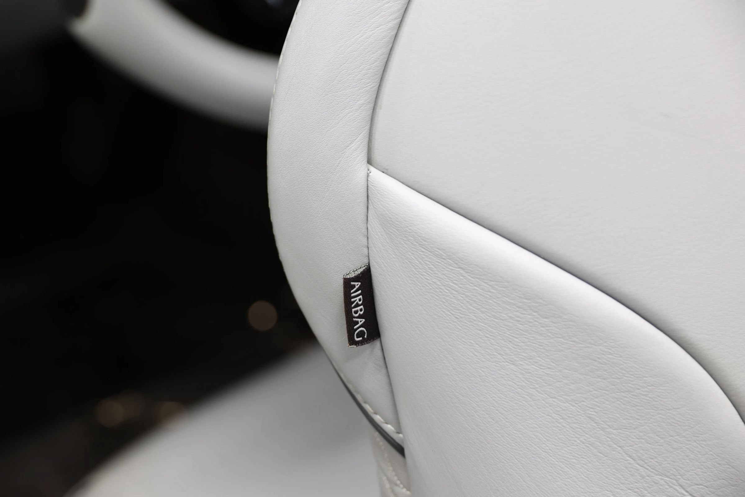 Used 2014 Aston Martin Vanquish Volante RWD image 57